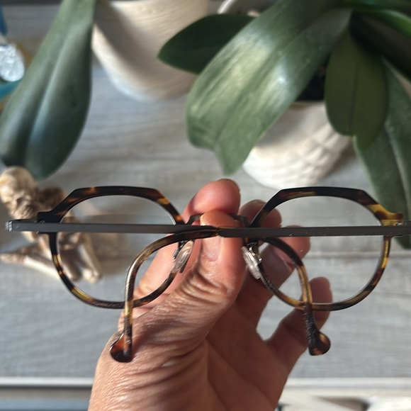 Anne et Valentin Tortoise Shell Glasses - Picture 2 of 7
